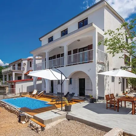 3 Bedroom Beautiful In Apartment *