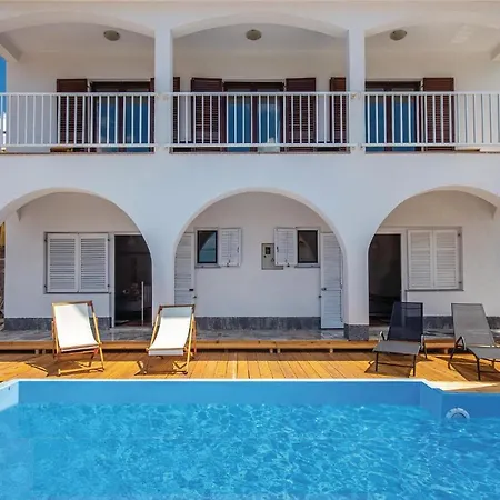 3 Bedroom Beautiful In Apartment Jadranovo