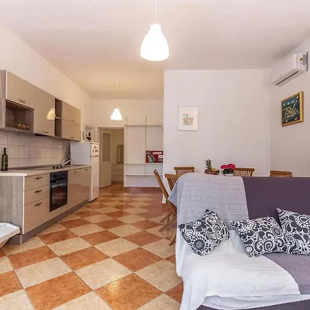 3 Bedroom Beautiful In *