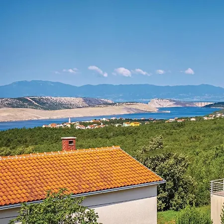 Apartment 3 Bedroom Beautiful In *