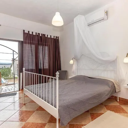 3 Bedroom Beautiful In *