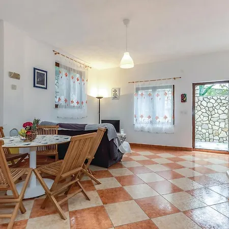 Apartment 3 Bedroom Beautiful In *